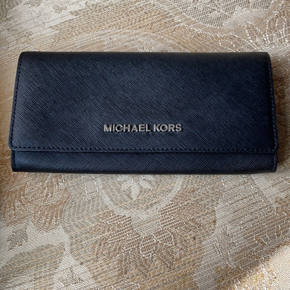 Michael Kors Continental Wallet